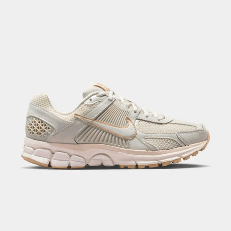 Zapatillas Nike Zoom Vomero 5 Con Detalles Reflectantes - Mujer