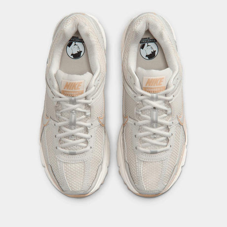 Zapatillas Nike Zoom Vomero 5 Con Detalles Reflectantes - Mujer